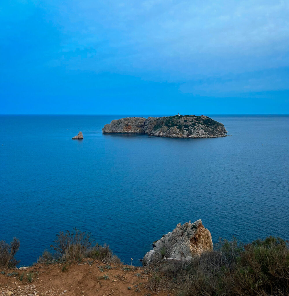 une île bretone depuis la cote